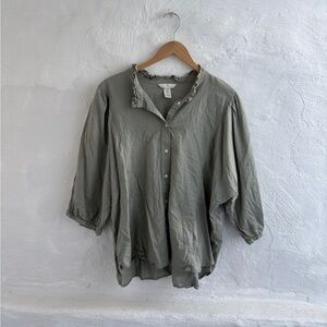 Cotton linen blend H&M button down top
Size XL